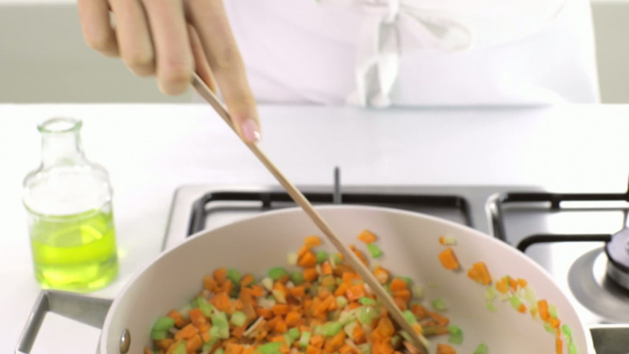 Auberginerolletjes in tomatensaus stap 2.mov