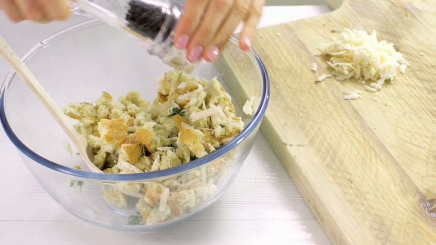 Bietensoep met geitenkaascroutons stap 4.mov