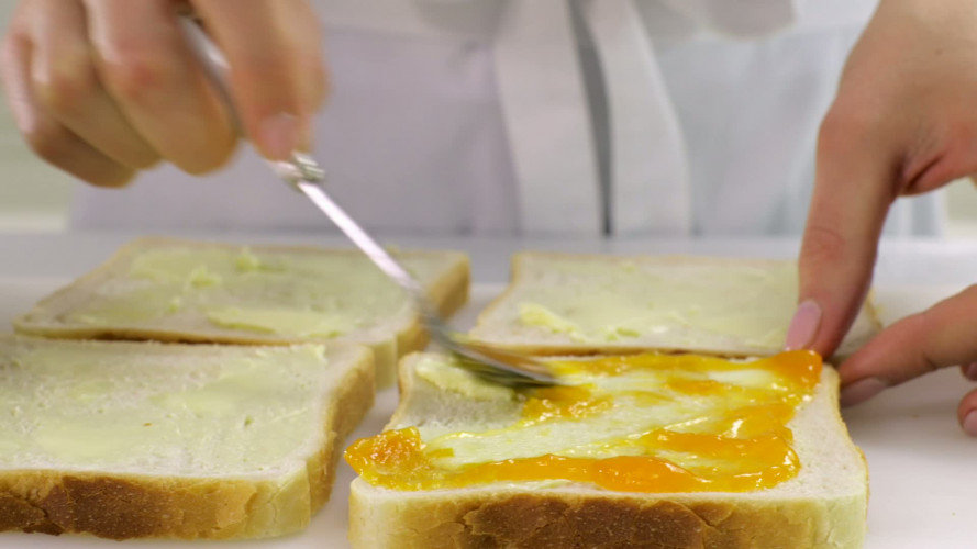 Bread and butter pudding stap 3.mov