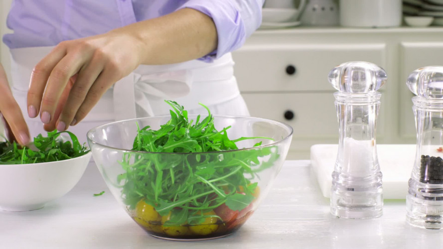 Pizza van naanbrood met vegagehakt stap 6.mov