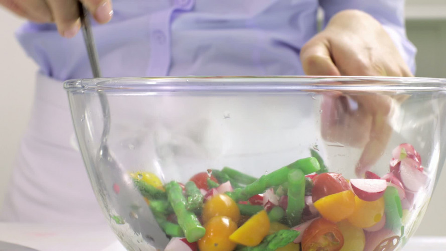 Toast met lentegroenten en gepocheerd ei stap 3.mov