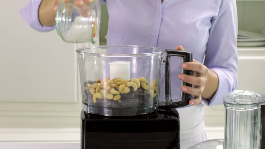 Vanille-kaneelcheesecake met dadel-notenbodem stap 2.mov