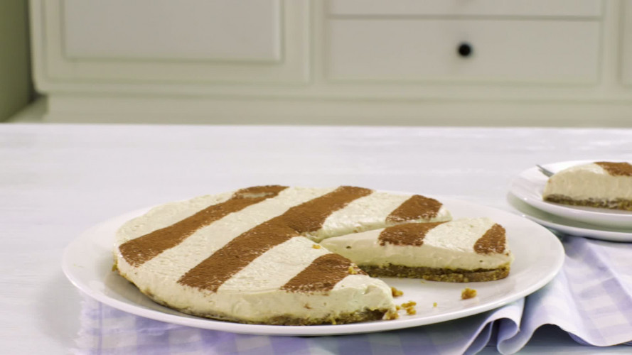Vanille-kaneelcheesecake met dadel-notenbodem stap 12.mov