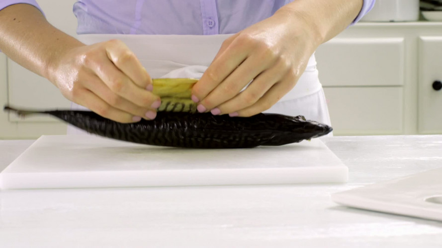 Wrap met makreel, tomaat en rucola stap 3.mov