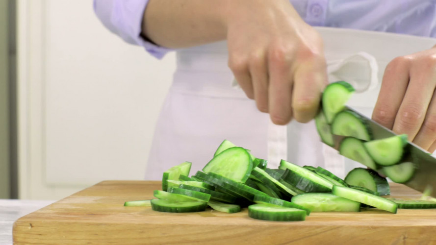 Quinoasalade met avocado en garnalen stap 3.mov