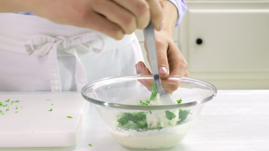 Quinoasalade met avocado en garnalen stap 6.mov