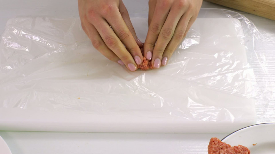 Scotch eggs stap 2.mov