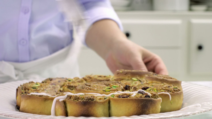 Noten-rozijnenrozet stap 12.mov