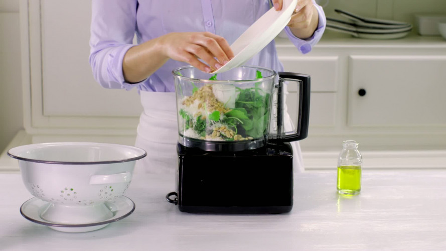 Paddenstoelensoep met raapstelenpesto stap 11.mov