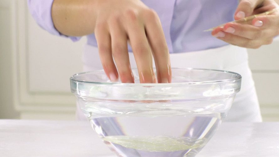 Karnemelkpudding met aardbeien stap 2.mov