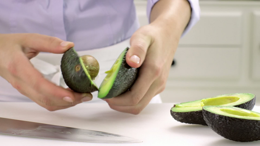 Lunchwraps met aardbeien, mango, avocado en limoen stap 3.mov