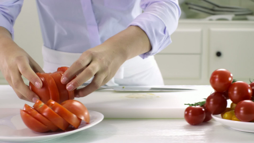 Salade van ovengedroogde tomaten met oregano stap 2.mov