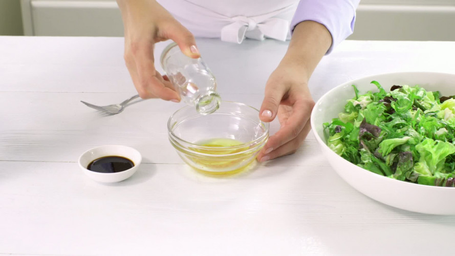 Salade van ovengedroogde tomaten met oregano stap 6.mov