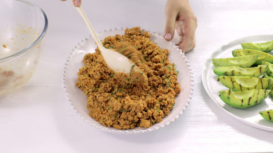 Quinoa met granaatappel en avocado stap 8.mov