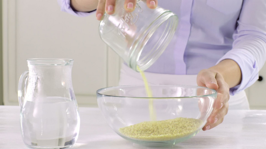 Bulgursalade met artisjok, dragon en salami stap 1.mov