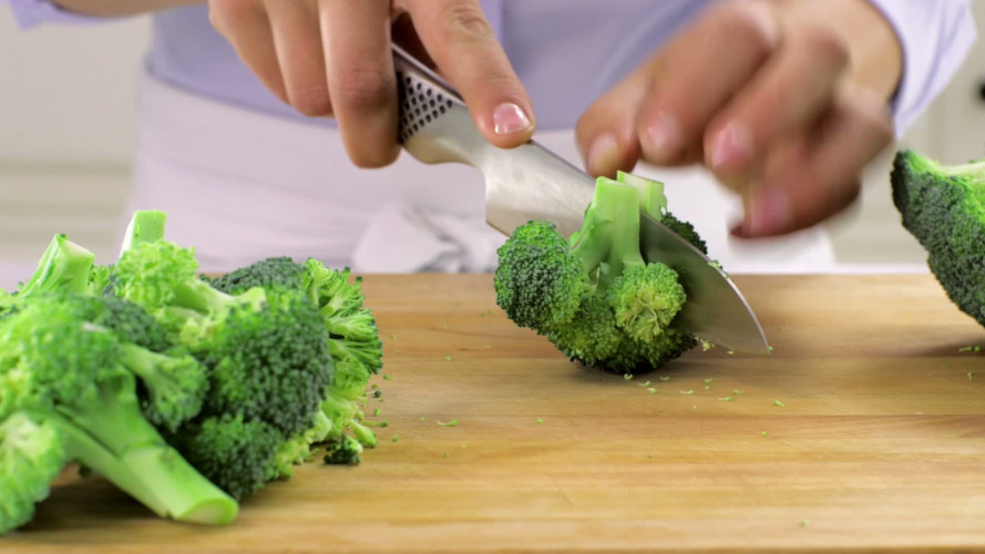 Pastasalade met vadouvan, ei en kip stap 1.mov