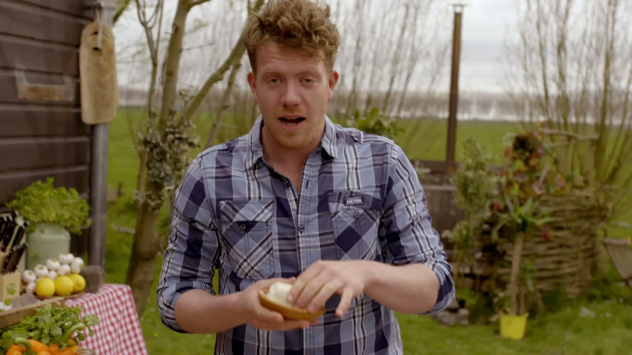 Halloumiburgers met gegrilde groenten en hummus stap 1