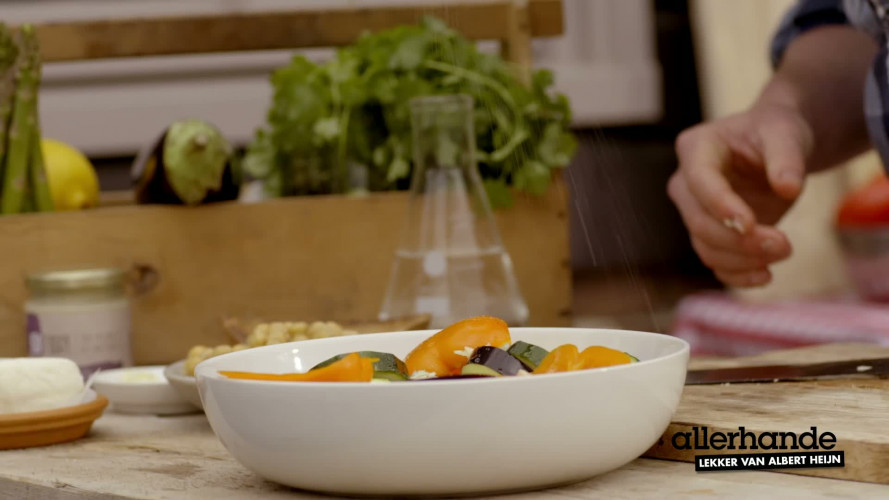 Halloumiburgers met gegrilde groenten en hummus stap 3