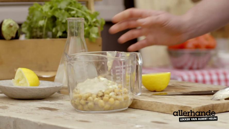 Halloumiburgers met gegrilde groenten en hummus stap 4