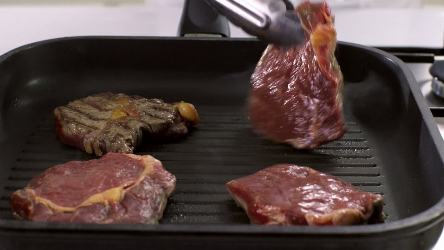 Steak met gefrituurde uienringen stap 9.mov