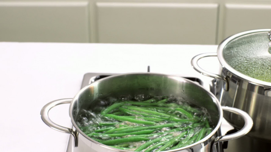 Salade nicoise met makreel stap 7