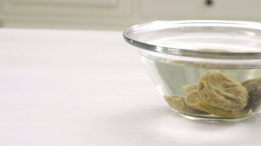 Aardbeiensoepje met sojayoghurtijs stap 1.mov