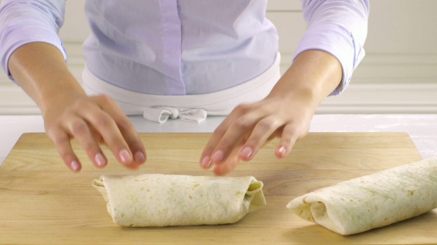 Burrito met bonen-groentechili en mole stap 11.mov