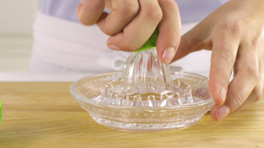 Burrito met bonen-groentechili en mole stap 4.mov