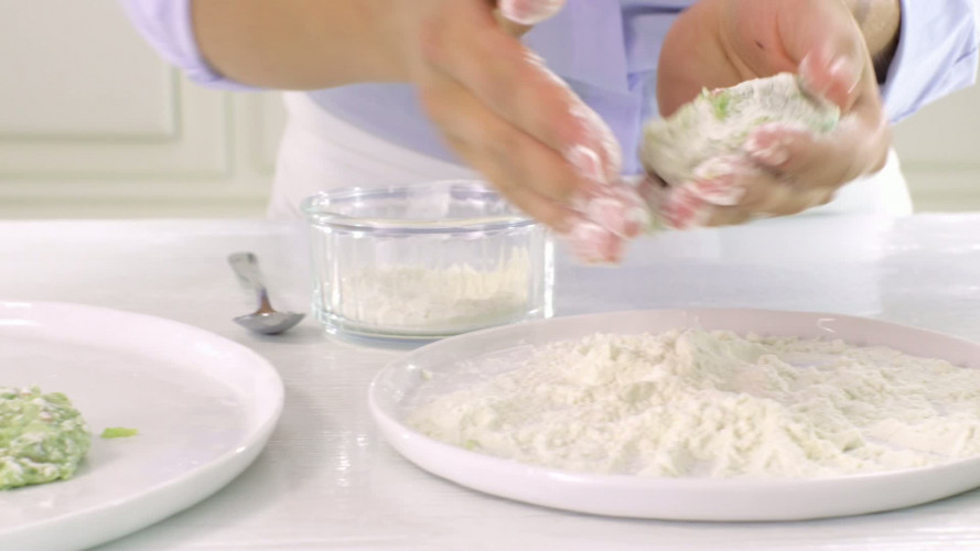 Snelle Thaise viskoekjes met chilisaus stap 4.mov
