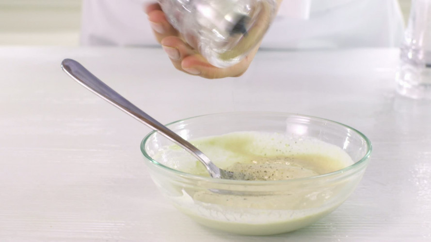 Kikkererwtensalade met zalm stap 6.mov