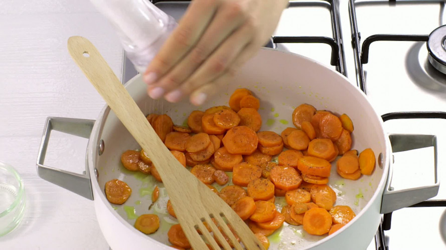 Kikkererwtensalade met zalm stap 2.mov