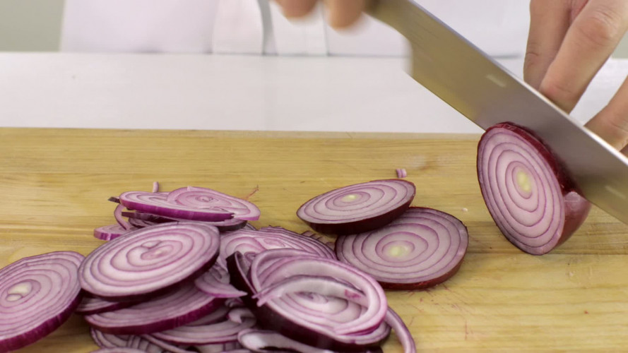 Steakstokbrood met rode ui en mierikswortel stap 1.mov