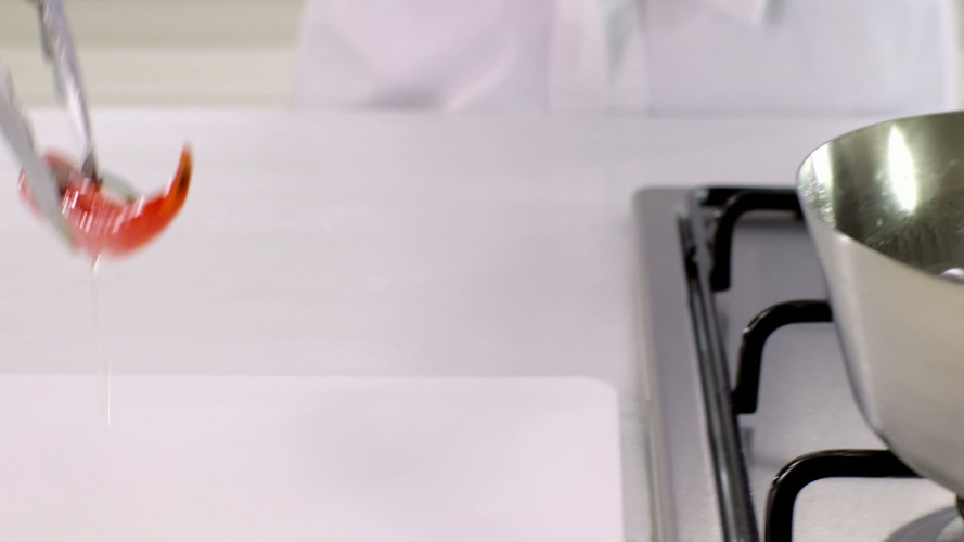 Tarte tatin met ananas en chilistroop stap 2.mov