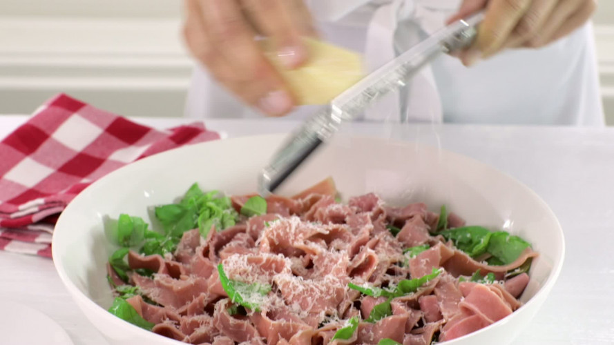Bietentagliatelle met basilicum stap 9.mov