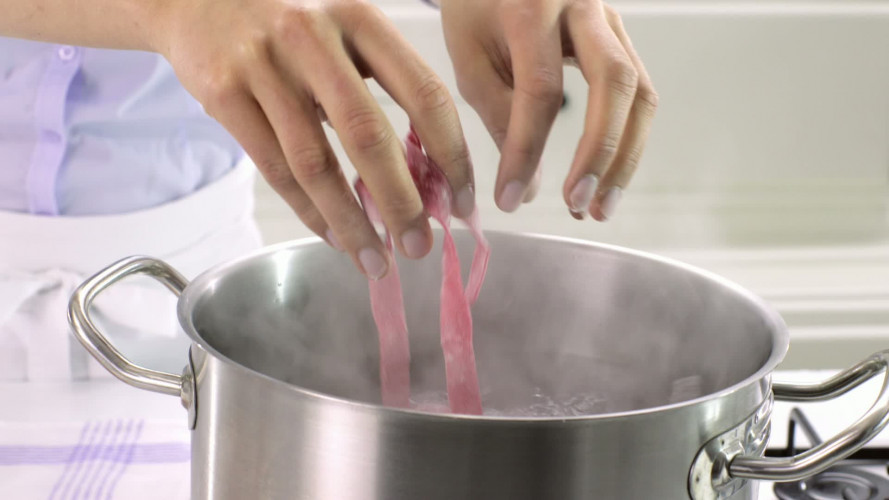 Bietentagliatelle met basilicum stap 7.mov
