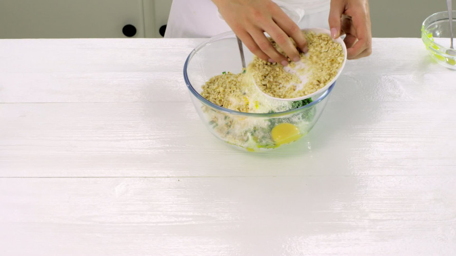 Gnocchi met hazelnoten in tomatensaus stap 7.mov