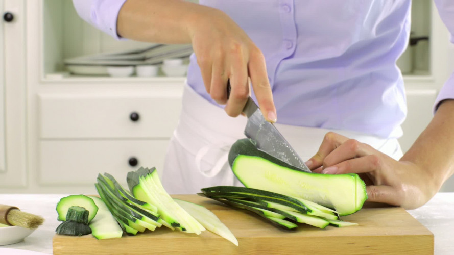 Pastasalade met ham, courgette en perzik stap 4.mov