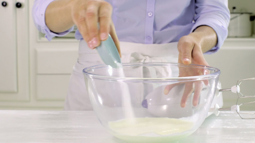 Tiramisu met nectarine, frambozen & hazelnoot stap 2.mov