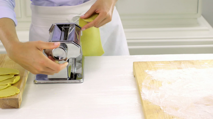 Ravioli met champignon-hamvulling stap 7.mov