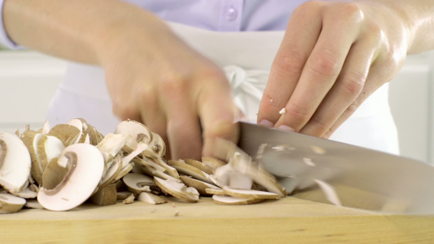 Ravioli met champignon-hamvulling stap 1.mov