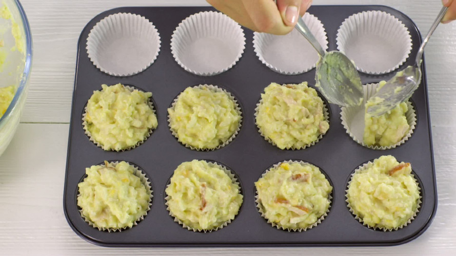 Mac ’n cheesemuffins met bloemkool & kip stap 9.mov
