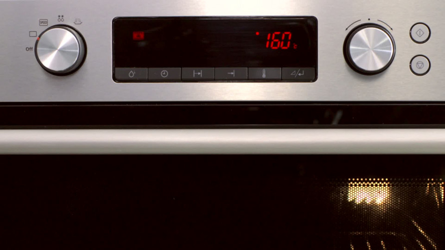 Ontbijtcake met noten en gojibessen stap 1.mov