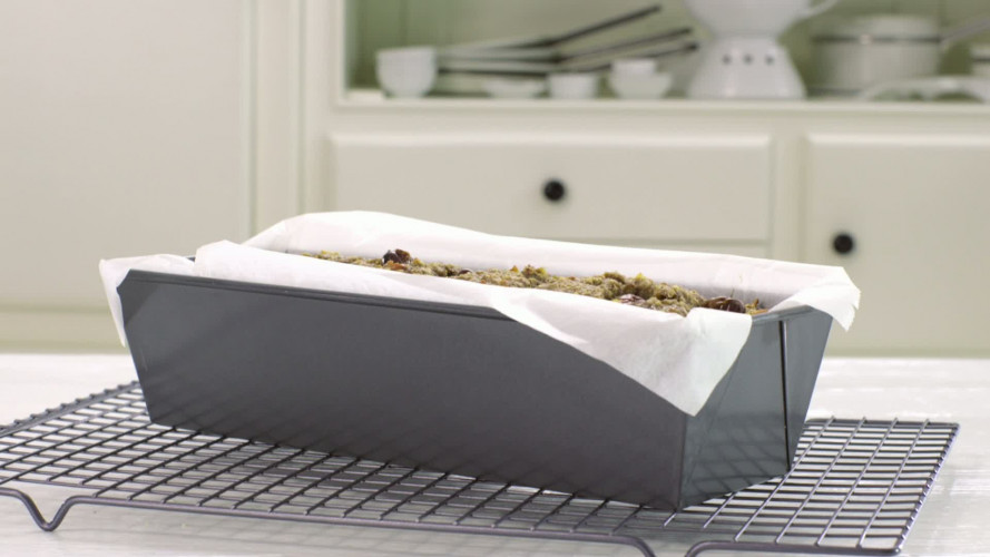 Ontbijtcake met noten en gojibessen stap 7.mov