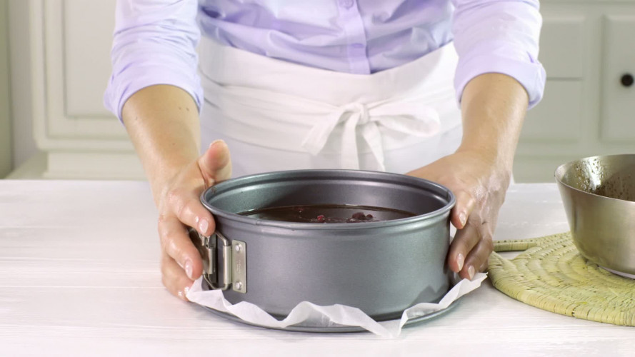 Chocotaart met frambozen en dadels stap 7.mov