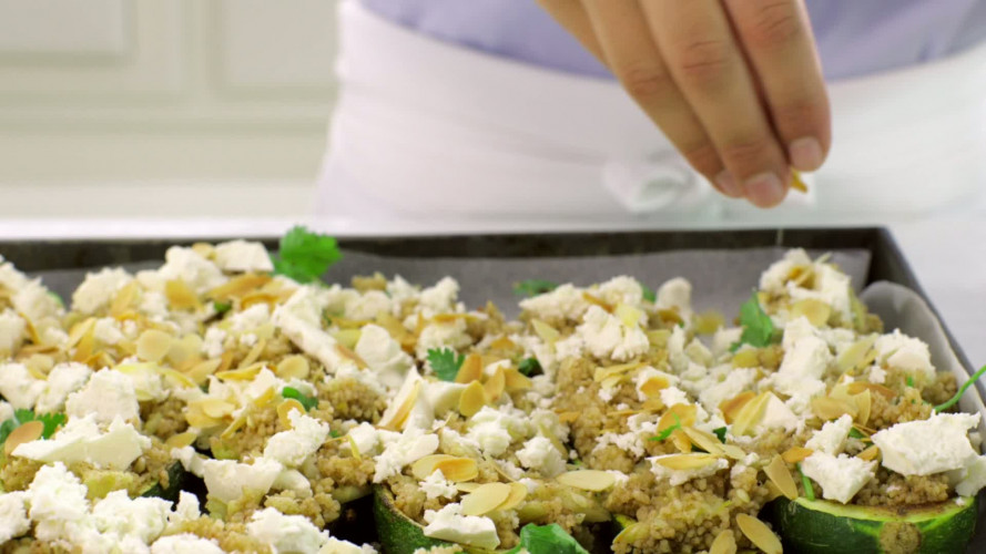 Gevulde courgettes met couscous & amandelen stap 10.mov