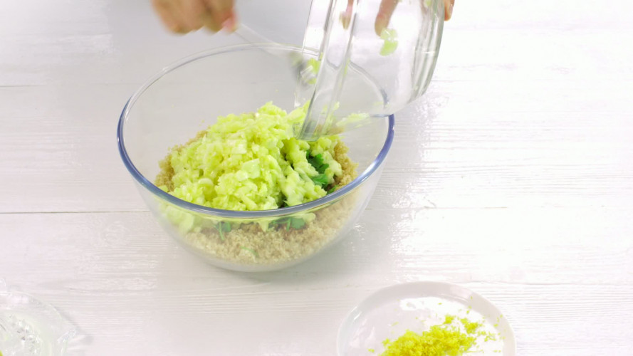 Gevulde courgettes met couscous & amandelen stap 9.mov