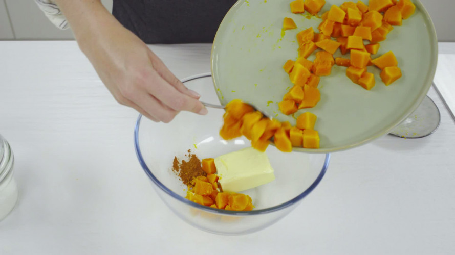 Pompoen-sinaasappelcake Stap 4.mp4