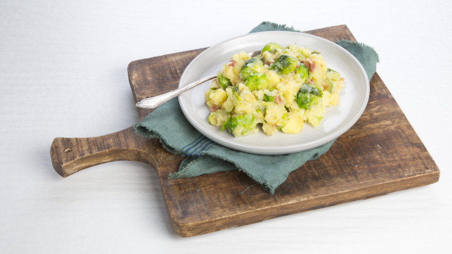 Stamppot met spruiten appel en spekjes