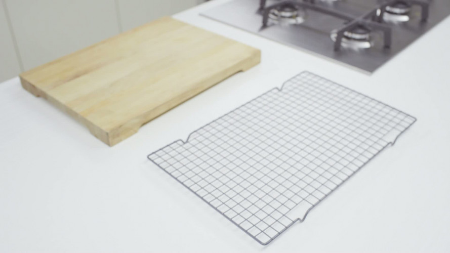 Driekazenquiches met bloemkoolbodem Stap 6.mp4