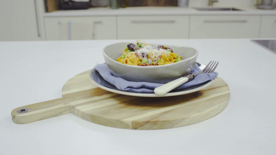 Wortelpasta carbonara met tuinerwten Stap 5.mp4